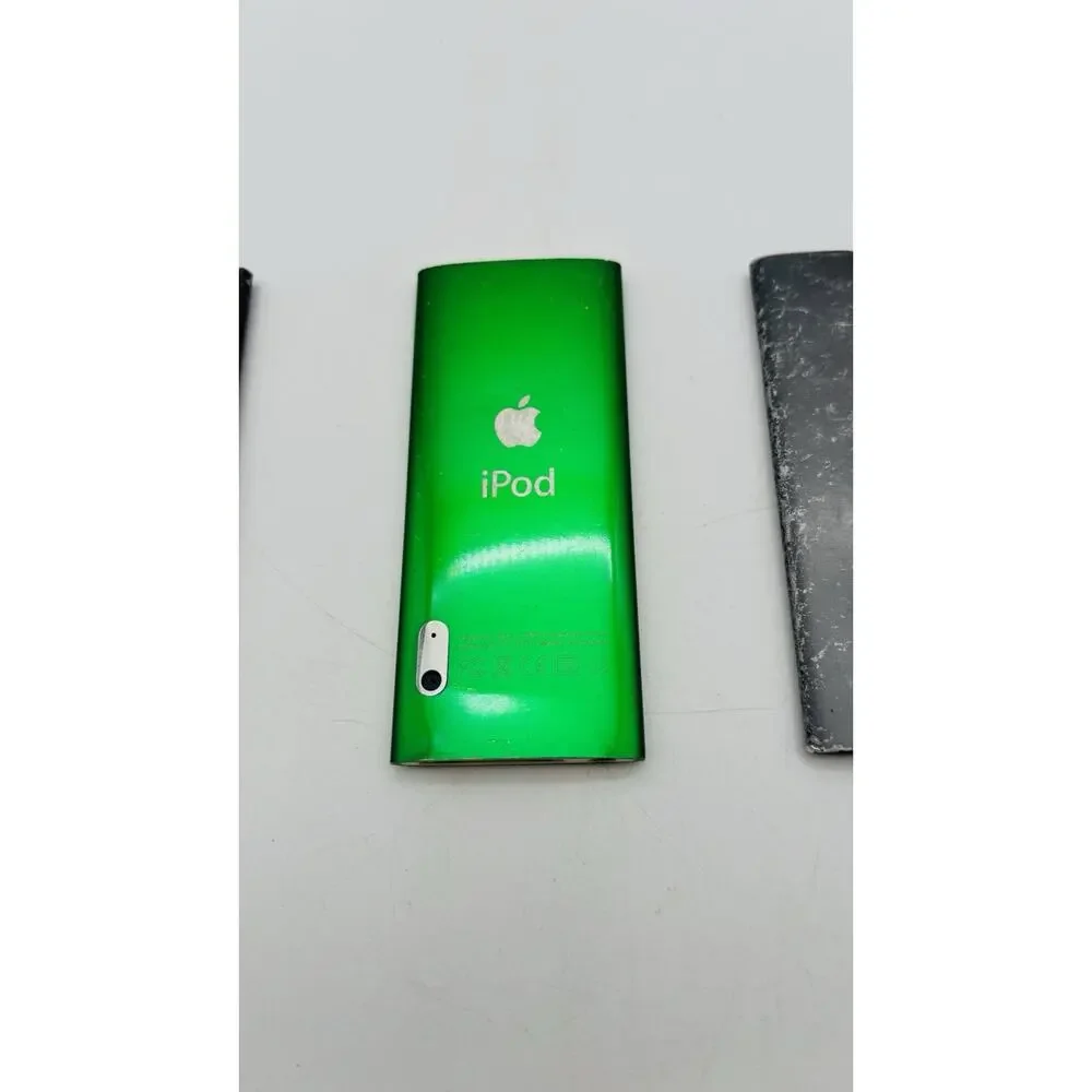 2 Apple iPod Nano 5th Gen A1320 And One 4th Gen A1285 All For Parts And Repair